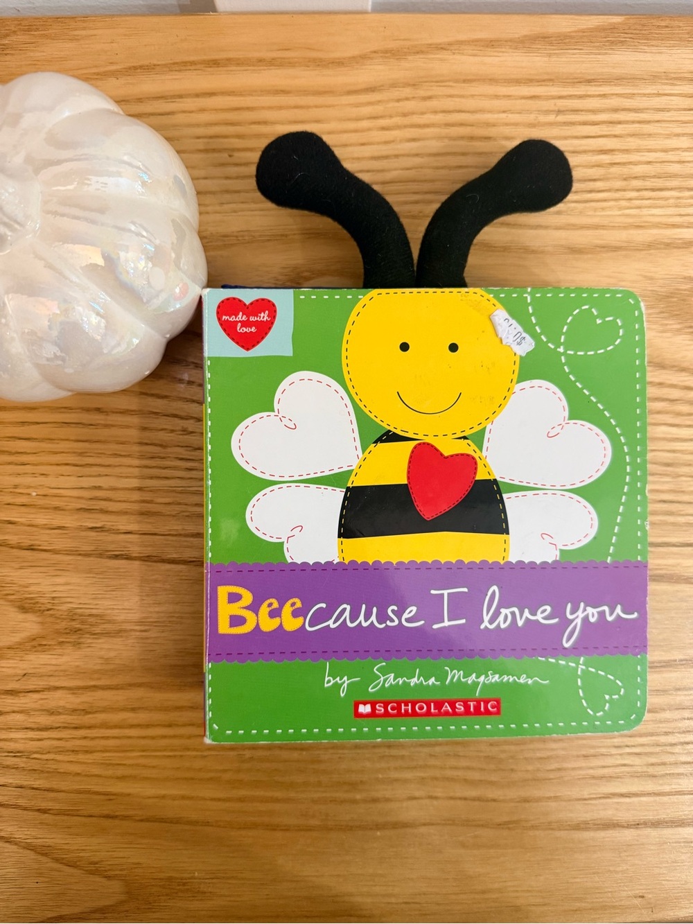 🌿10/$25 • Scholastic Beecause I Love You Boardbook